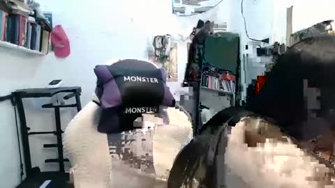 Snapshot of pinkyrosexx chatting on 01-26-25, 02:45 Rose online show from 01-26-25, 02:45