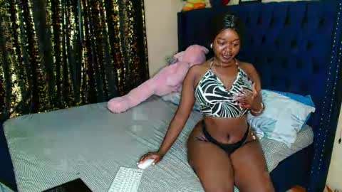 Snapshot of pinkysmiles chatting on 12-11-24, 12:33 Pinky online show from 12-11-24, 12:33