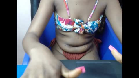 Snapshot of pinkyxxpussy chatting on 09-26-25, 10:52 pinkyxxpussy online show from 09-26-25, 10:52