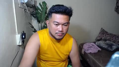 Snapshot of pinoy041087 chatting on 10-13-25, 12:21 pinoy041087 online show from 10-13-25, 12:21