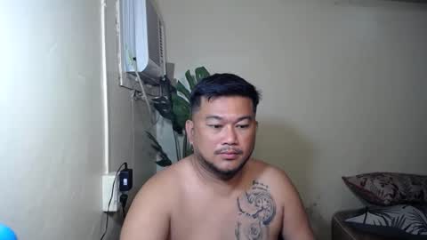 Snapshot of pinoy041087 chatting on 10-13-25, 12:27 pinoy041087 online show from 10-13-25, 12:27