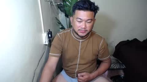 Snapshot of pinoy041087 chatting on 10-15-25, 12:22 pinoy041087 online show from 10-15-25, 12:22