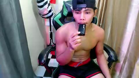 Snapshot of pinoy_fuckboy69 chatting on 05-16-26, 10:41 pinoy_fuckboy69 online show from 05-16-26, 10:41