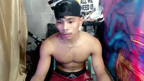 Snapshot of pinoy_fuckboy69 chatting on 06-04-26, 04:35 pinoy_fuckboy69 online show from 06-04-26, 04:35