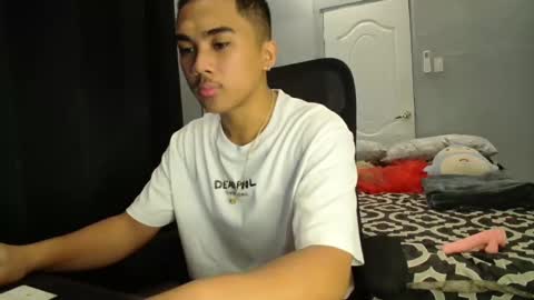 Adrianne online show from 10-04-25, 01:25