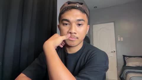 Snapshot of pinoyadriannexxx chatting on 05-04-26, 10:00 Adrianne online show from 05-04-26, 10:00