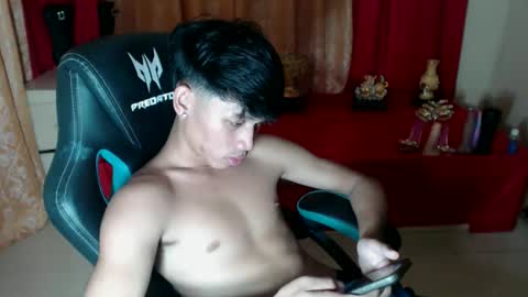 Snapshot of pinoyhotprincexxx chatting on 11-05-25, 04:45 pinoyhotprincexxx online show from 11-05-25, 04:45