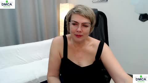 Bella online show from 04-16-26, 05:08