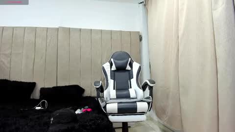 Snapshot of pipe_hot04 chatting on 05-14-26, 02:51 pipe hot04 online show from 05-14-26, 02:51
