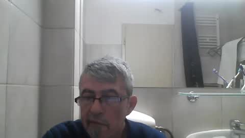 pipi2704 online show from 01-01-25, 04:50