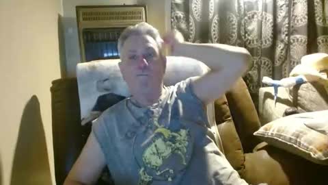 Snapshot of pirate334 chatting on 03-11-26, 04:18 pirate334 online show from 03-11-26, 04:18