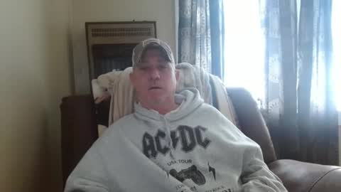 Snapshot of pirate334 chatting on 03-17-26, 08:01 pirate334 online show from 03-17-26, 08:01