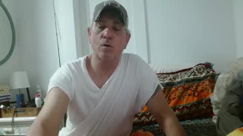 Snapshot of pirate334 chatting on 04-17-26, 08:34 pirate334 online show from 04-17-26, 08:34