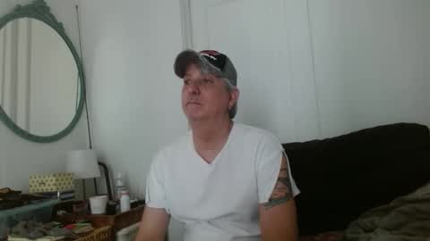 Snapshot of pirate334 chatting on 04-25-26, 06:38 pirate334 online show from 04-25-26, 06:38