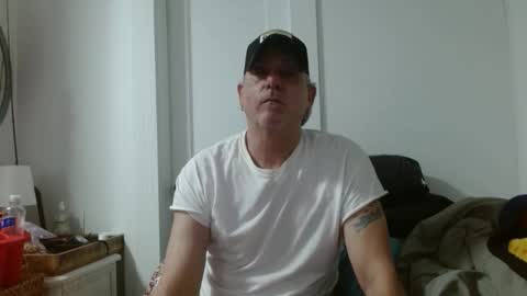 Snapshot of pirate334 chatting on 05-11-26, 08:17 pirate334 online show from 05-11-26, 08:17