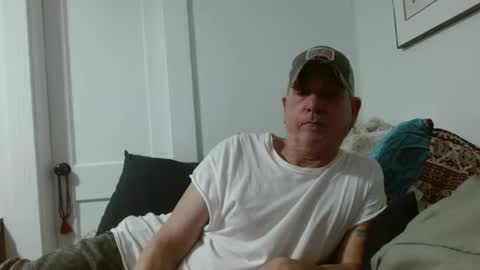 Snapshot of pirate334 chatting on 05-19-26, 12:27 pirate334 online show from 05-19-26, 12:27