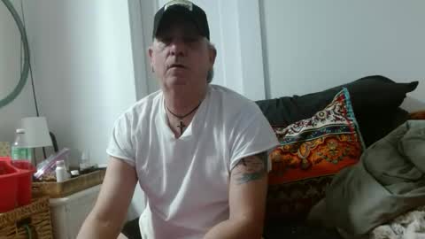 Snapshot of pirate334 chatting on 05-22-26, 01:28 pirate334 online show from 05-22-26, 01:28