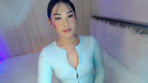 Snapshot of piroulita chatting on 10-20-25, 07:20 Ari online show from 10-20-25, 07:20