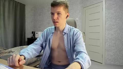 Snapshot of pirremeow chatting on 05-16-26, 12:26 Pierre online show from 05-16-26, 12:26