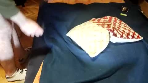 Dominik online show from 01-25-25, 07:06