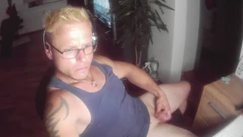 Snapshot of pitrs30sexy chatting on 06-24-26, 12:42 pitrs30sexy online show from 06-24-26, 12:42