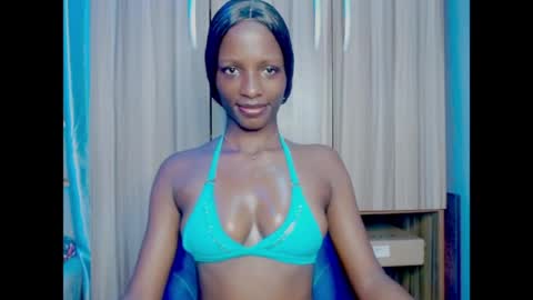 Snapshot of pixie_pulse chatting on 05-19-26, 06:31 Ella online show from 05-19-26, 06:31
