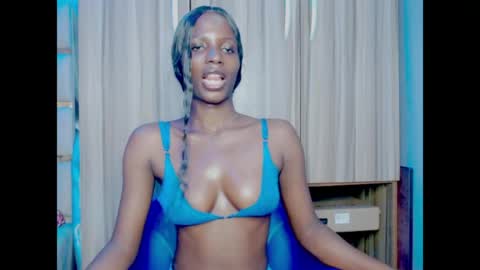 Snapshot of pixie_pulse chatting on 05-21-26, 07:04 Ella online show from 05-21-26, 07:04