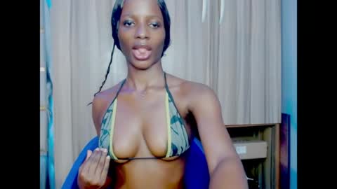 Snapshot of pixie_pulse chatting on 05-24-26, 06:29 Ella online show from 05-24-26, 06:29