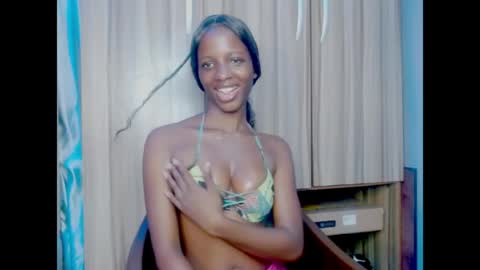Snapshot of pixie_pulse chatting on 05-26-26, 07:04 Ella online show from 05-26-26, 07:04