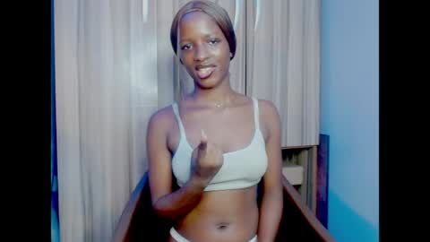 Snapshot of pixie_pulse chatting on 05-28-26, 07:05 Ella online show from 05-28-26, 07:05