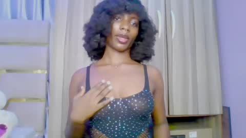 Snapshot of pixie_pulse chatting on 06-18-26, 06:35 Ella online show from 06-18-26, 06:35