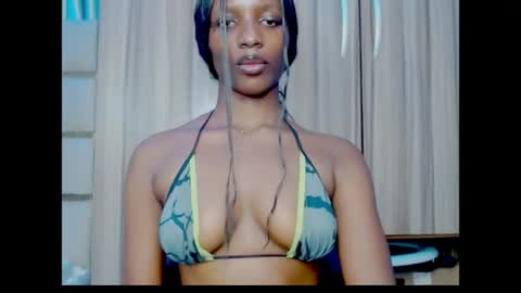 Snapshot of pixie_pulse chatting on 06-27-26, 07:57 Ella online show from 06-27-26, 07:57