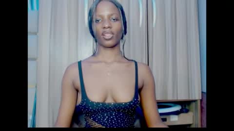 Snapshot of pixie_pulse chatting on 06-28-26, 06:30 Ella online show from 06-28-26, 06:30