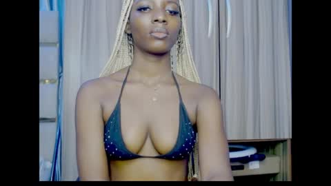 Snapshot of pixie_pulse chatting on 07-04-26, 06:41 Ella online show from 07-04-26, 06:41