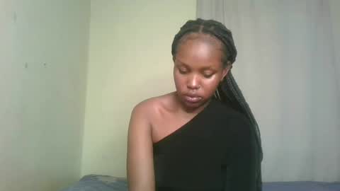 Snapshot of pixie_roman chatting on 12-07-24, 10:01 Majesty online show from 12-07-24, 10:01