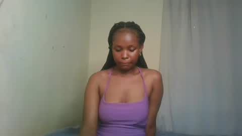 Snapshot of pixie_roman chatting on 12-10-24, 10:17 Majesty online show from 12-10-24, 10:17