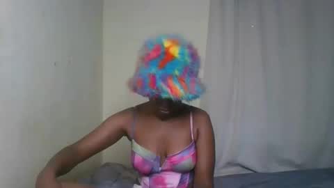 Snapshot of pixie_roman chatting on 01-07-25, 12:20 Majesty online show from 01-07-25, 12:20