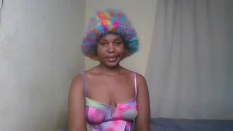 Snapshot of pixie_roman chatting on 01-07-25, 07:17 Majesty online show from 01-07-25, 07:17