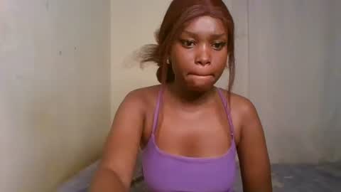 Snapshot of pixie_roman chatting on 02-25-25, 01:30 Majesty online show from 02-25-25, 01:30