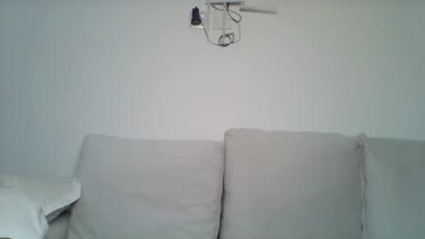 Snapshot of pixie_roman chatting on 10-18-25, 08:15 Majesty online show from 10-18-25, 08:15