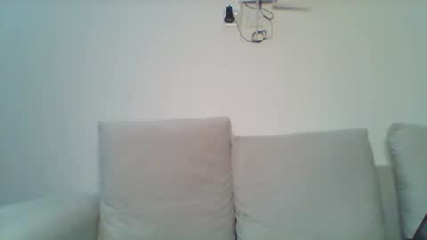 Snapshot of pixie_roman chatting on 10-20-25, 09:10 Majesty online show from 10-20-25, 09:10