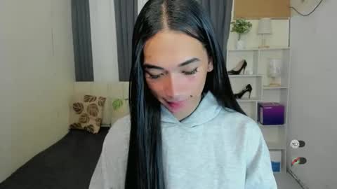 pixiedoll_ online show from 02-04-26, 05:30