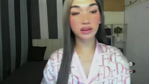 Snapshot of pixiedoll_ chatting on 06-12-26, 05:45 pixiedoll_ online show from 06-12-26, 05:45