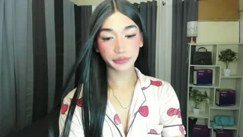 Snapshot of pixiedoll_ chatting on 06-15-26, 06:32 pixiedoll_ online show from 06-15-26, 06:32