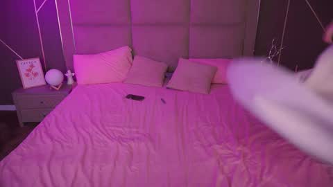 pixiehott online show from 11-28-25, 01:08