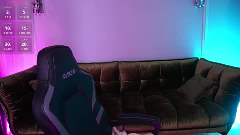 pixiepeachh online show from 11-12-25, 08:04