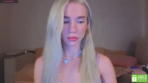 Snapshot of pixieprick chatting on 01-08-26, 05:59 Emmy and Edward online show from 01-08-26, 05:59