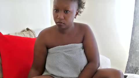 pixietease1 online show from 10-14-25, 11:44