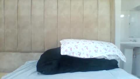 pixietease1 online show from 11-18-25, 01:59