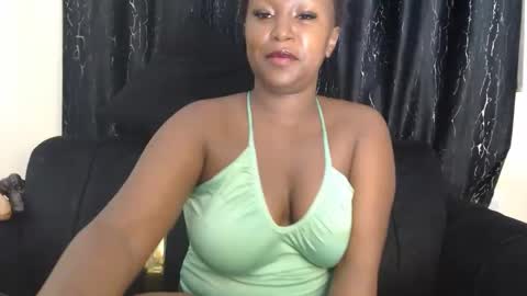 Snapshot of pixietease1 chatting on 01-18-26, 02:21 pixietease1 online show from 01-18-26, 02:21